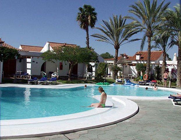 El Palmeral Apartments
