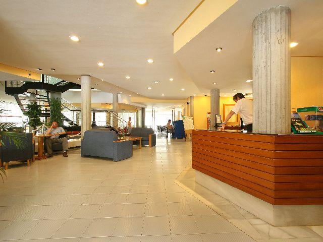 Flora Apartments