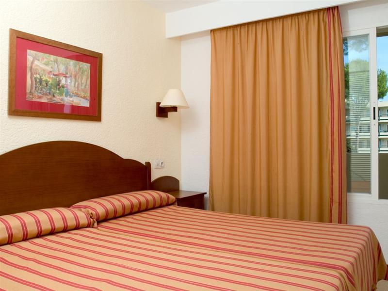 Bellevue Club Apartments