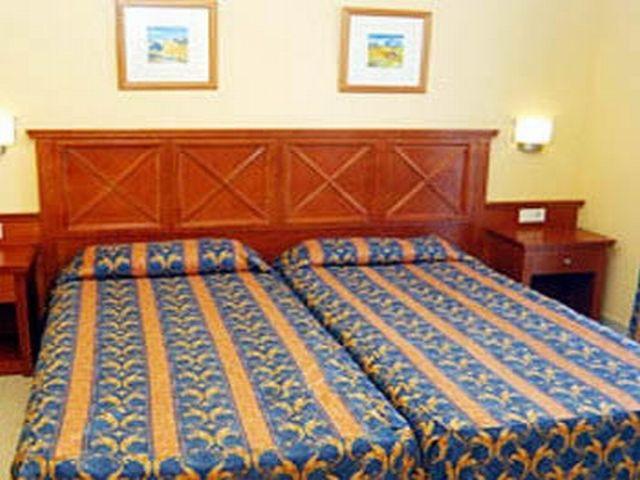 Broncemar Beach Aparthotel