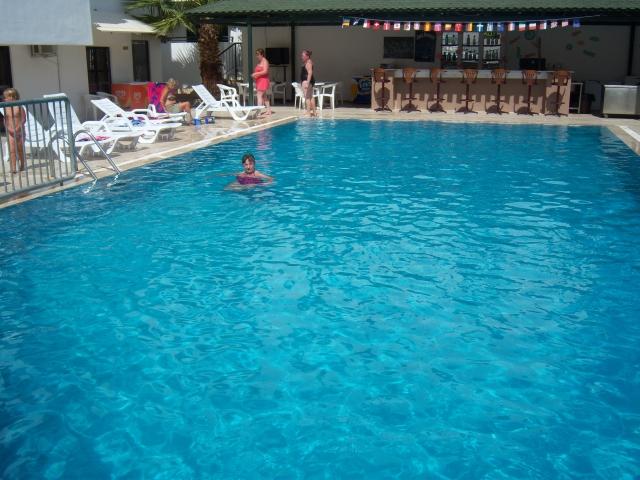 Tuntas Apartments