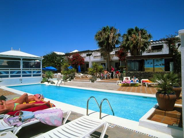 Los Tulipanes Apartments
