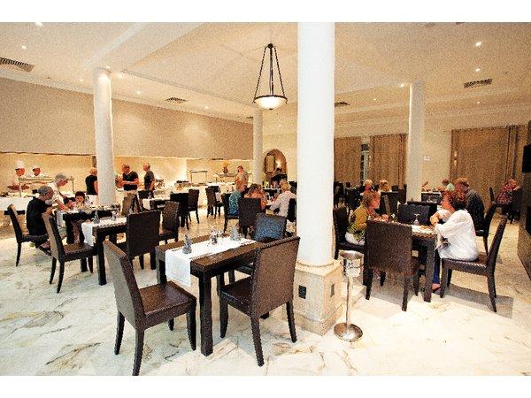 Vincci Flora Park Hotel