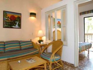 Fun Royale & Tropicale Beach Resort Hotel