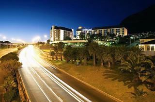 Garden Court Eastern Boulevard Hotel
