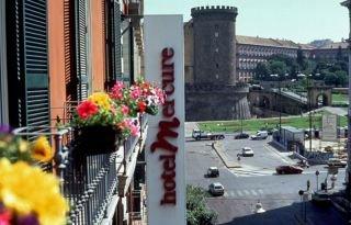 Mercure Angioino Hotel
