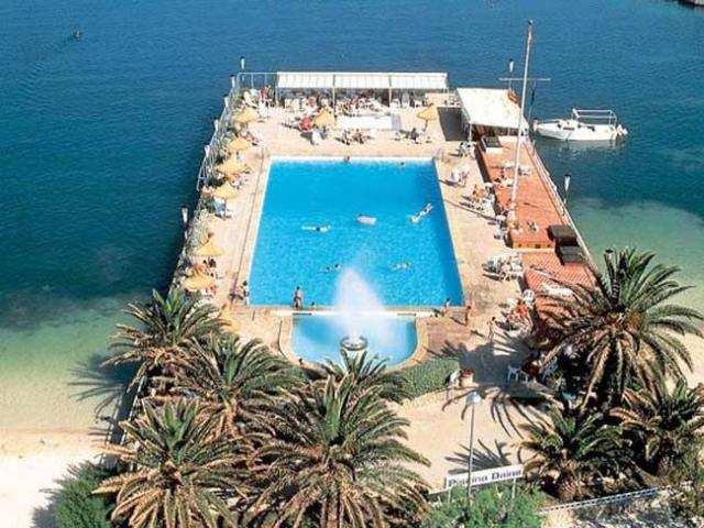 Daina Apartments