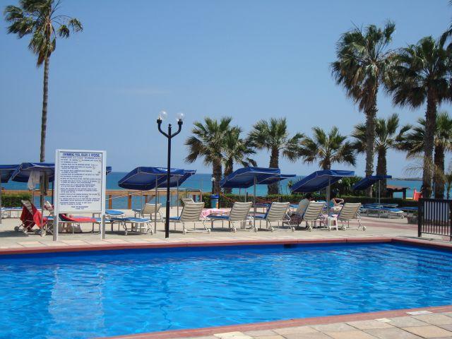 Evalena Beach Apartments