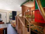 Howard Johnson Enchanted Land Hotel Picture 3