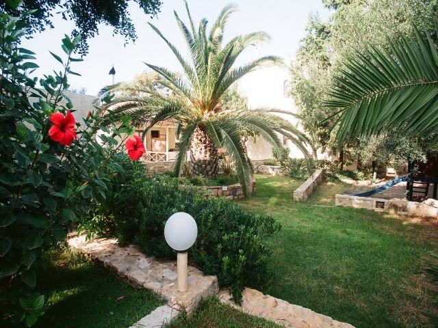 Irida Apartments