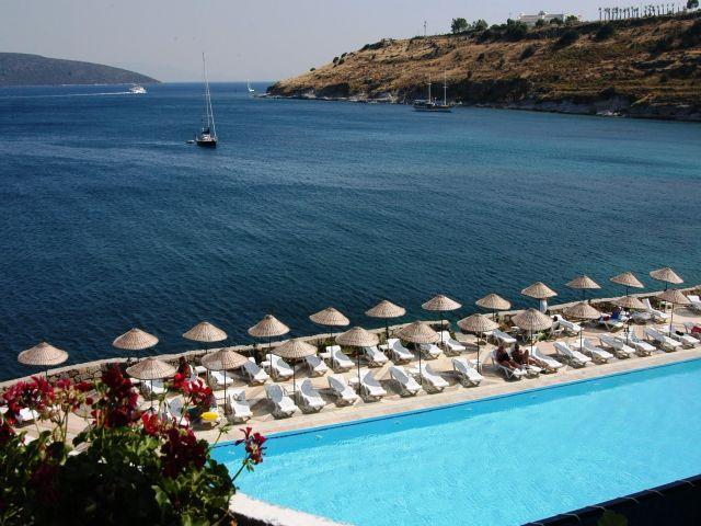 Mavi Holiday Village