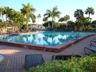 Port Of The Islands Hotel