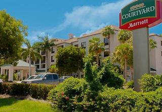 Courtyard By Marriott Naples Hotel