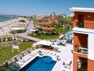 Carina Aparthotel