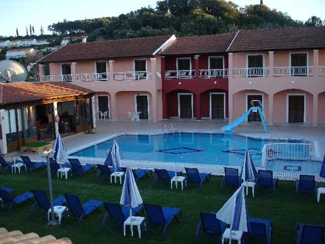Kousaros Apartments