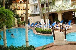Los Arcos Suites Hotel