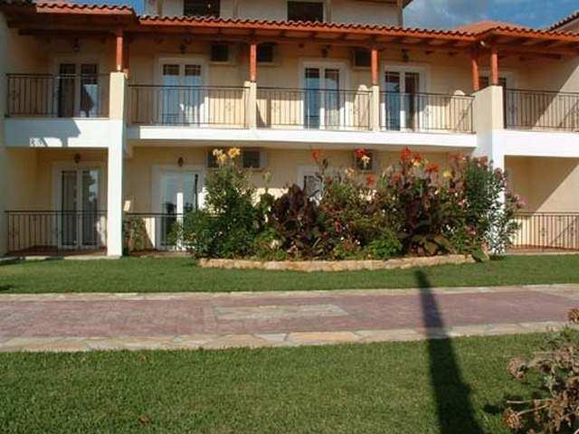 Sotiris Studios and Apartments