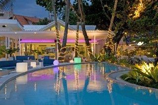 Mom Tri's Boat House Phuket Hotel