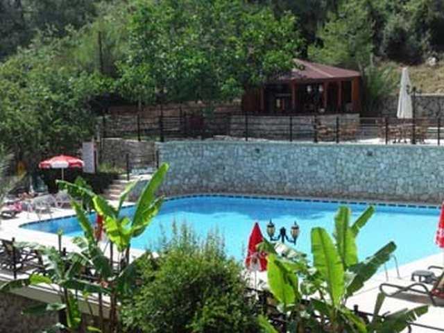 Grove Hotel