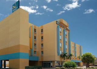 Quality Suites Hotel