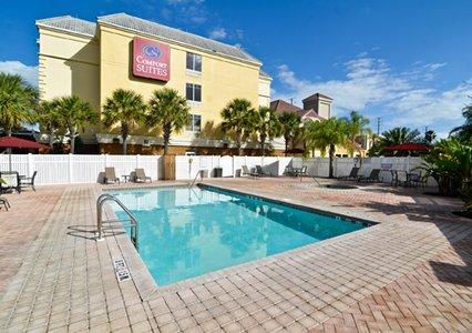 Comfort Suites Universal Orlando Hotel