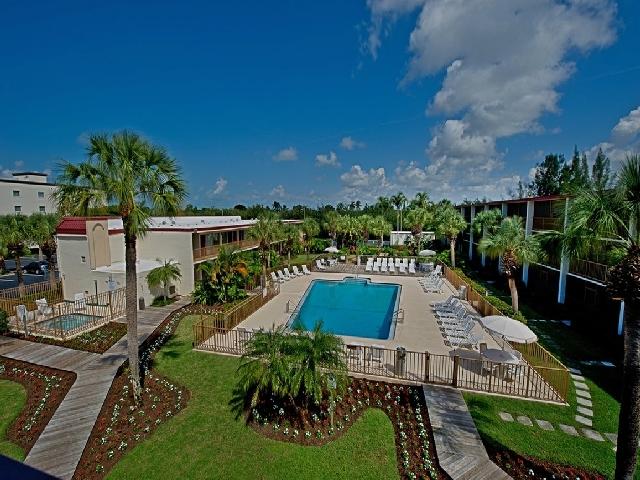 Red Roof Inn Naples Hotel
