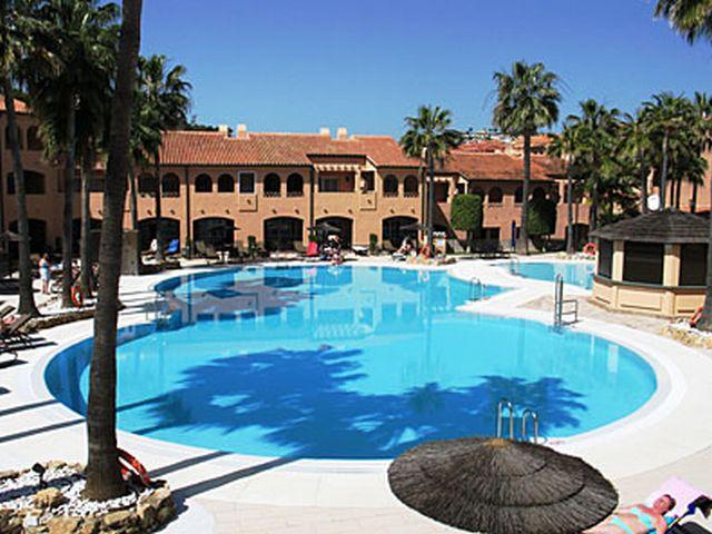 Los Amigos Beach Club Hotel