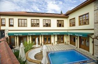 Puding Suites Hotel