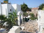 Mandarin Garden Apartments Picture 3