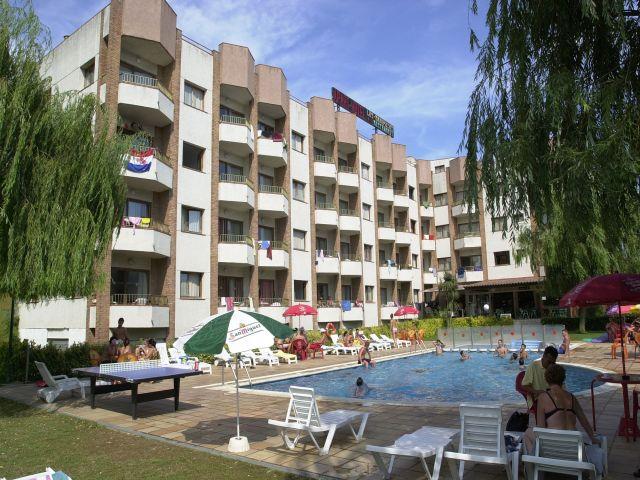 Las Mariposas Apartments
