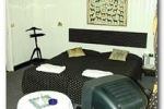 Longchamps Hotel Picture 1