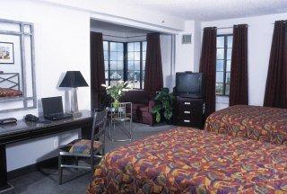 Carlyle Suites Hotel