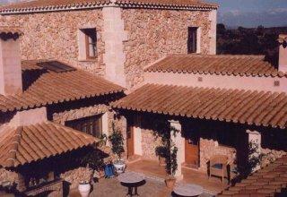 La Village Hotel