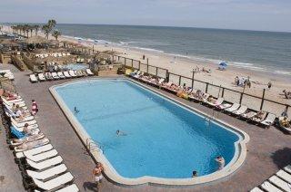 La Playa Resort & Suites Hotel