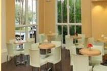 La Quinta Inn & Suites Naples Downtown Hotel