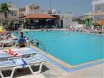 Sarah's Kool Pool Hotel Picture 4