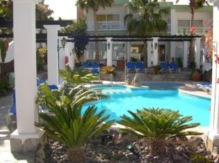 Esquinzo Apartments