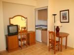Tropicana Apartments Picture 3