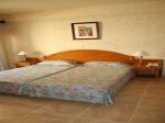 Tropicana Apartments Picture 6