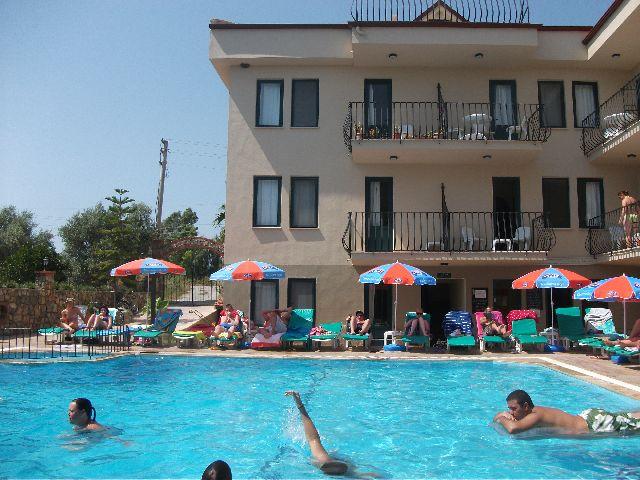 Poppy Apartments