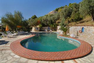 Vassilias Beach Hotel