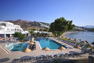 Noa Javelin Beach Club Hotel