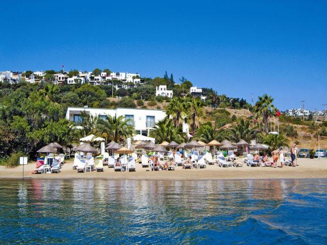 3 S Beach Club Hotel