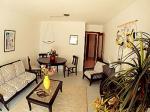 Esmeralda Apartments Picture 5