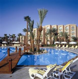 Le Meridien N Fis Hotel