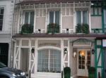 Le Petit Manoir Hotel Picture 1