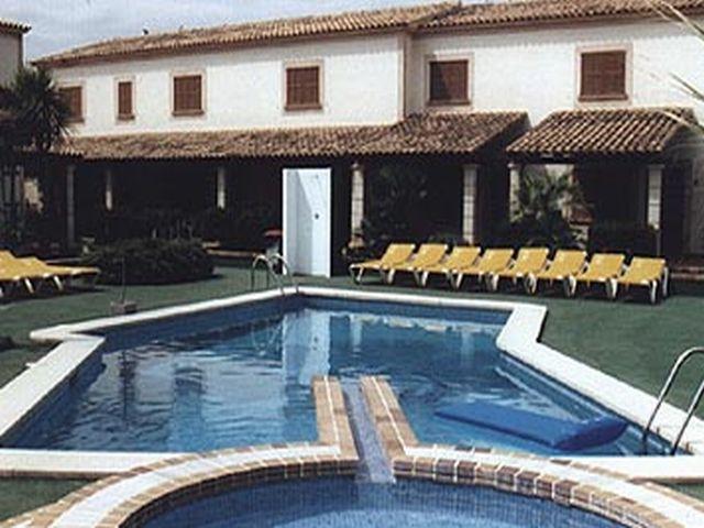 Iris Apartments