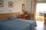 Planas Hotel Picture 3
