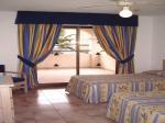 Castle Harbour Apartments Picture 5