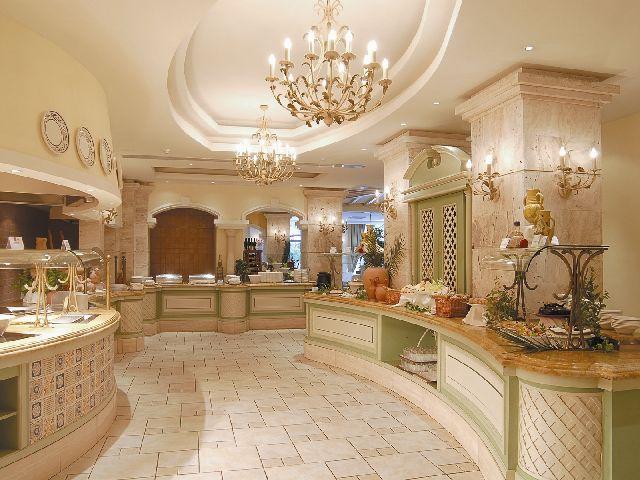 Maritim Antonine Hotel